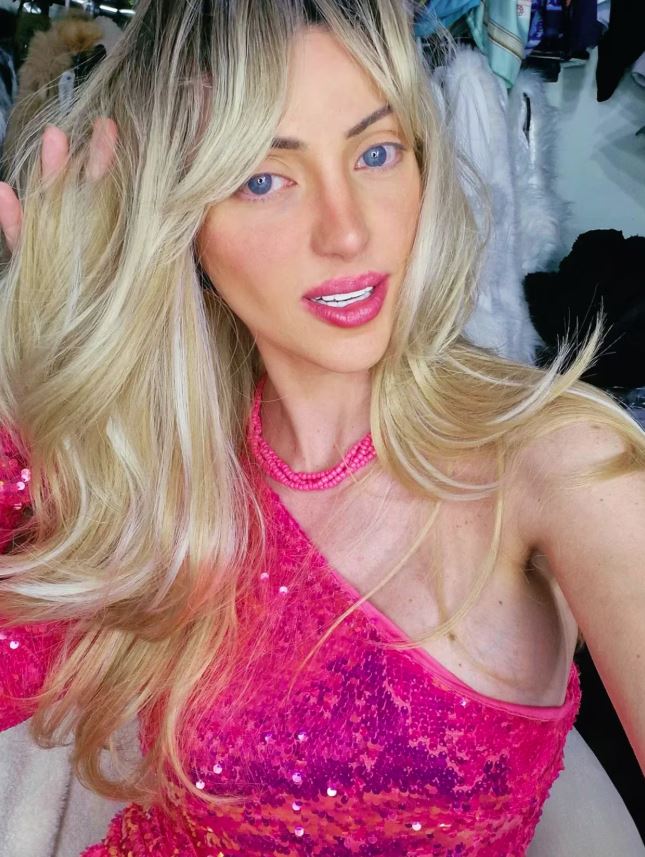 Bárbara Jankavski, a Barbie humana, tinha mais de 54 mil seguidores e compartilhava sua rotina e procedimentos estéticos.