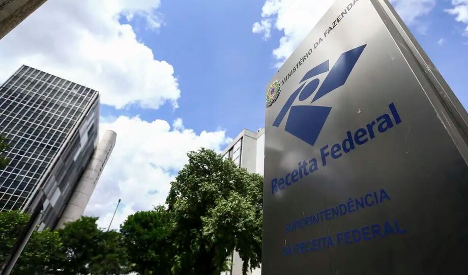 Carga tributária atingiu 32,2% do PIB em 2024, segundo dados da Receita Federal