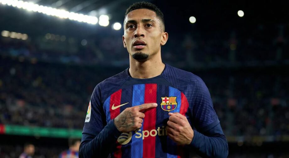 Raphinha brilhou no Camp Nou ao marcar os dois gols da vitória do Barcelona sobre o Osasuna, pela 16ª rodada de LaLiga.