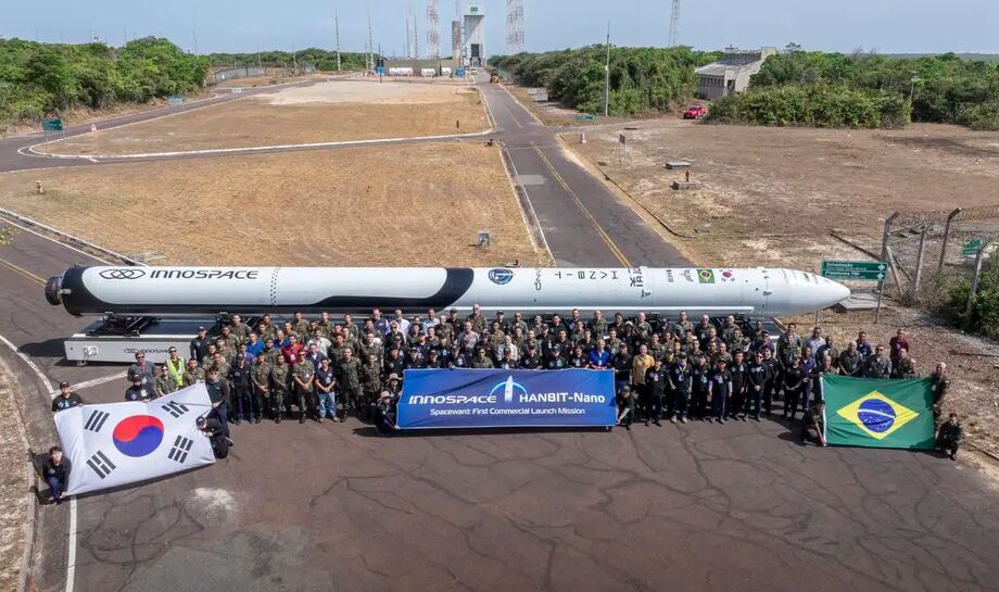 Foguete Hanbit-Nano teve lançamento adiado após problema técnico identificado na inspeção final.