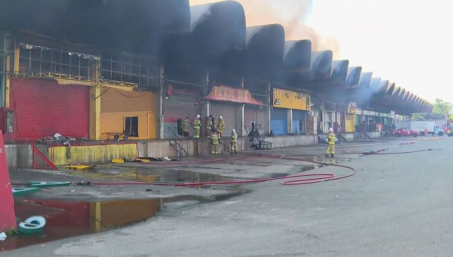 Incêndio de grandes proporções atinge a Ceasa, no Rio