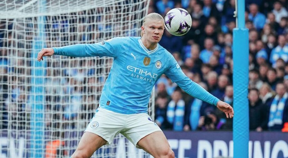 Haaland marcou dois gols e deu assistência na vitória do Manchester City sobre o West Ham pela Premier League.