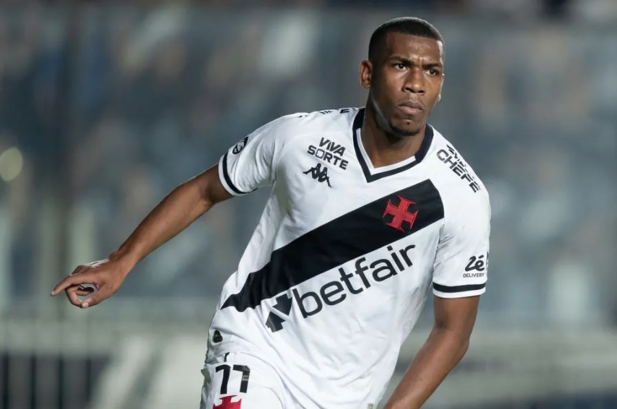 Rayan, de 19 anos, se firmou como um dos principais nomes do Vasco na temporada 2025.