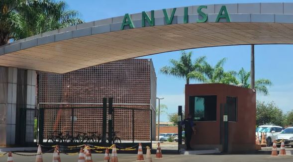 Anvisa determina recolhimento de suplementos sem registro, incluindo produtos com planta ora-pro-nóbis