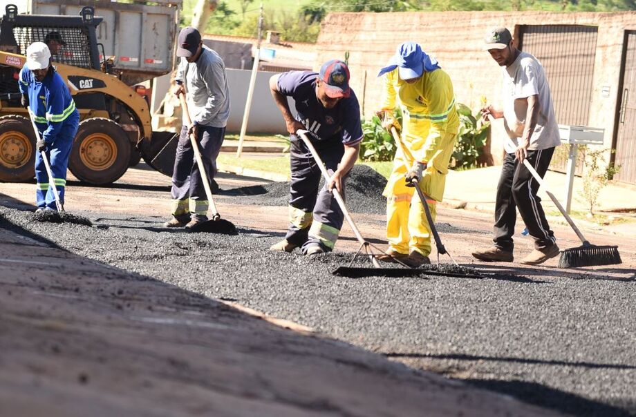 Equipes da Sisep atuam em serviços de limpeza, drenagem e manutenção de vias urbanas e rurais em Campo Grande.