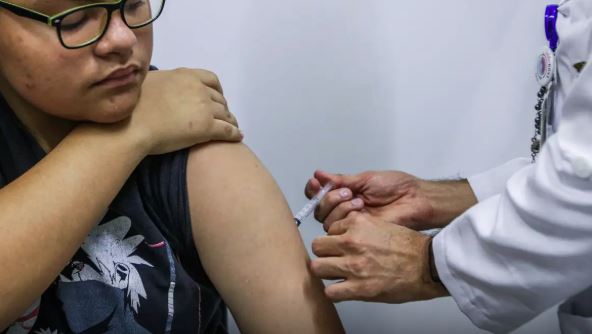 Ministério da Saúde amplia prazo para vacinação contra o HPV entre jovens de 15 a 19 anos