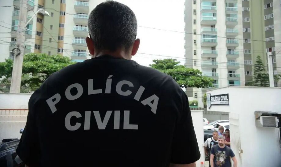 Operação conjunta das polícias do Rio de Janeiro e do Amazonas apreendeu R$ 1,7 milhão ligado ao Comando Vermelho.