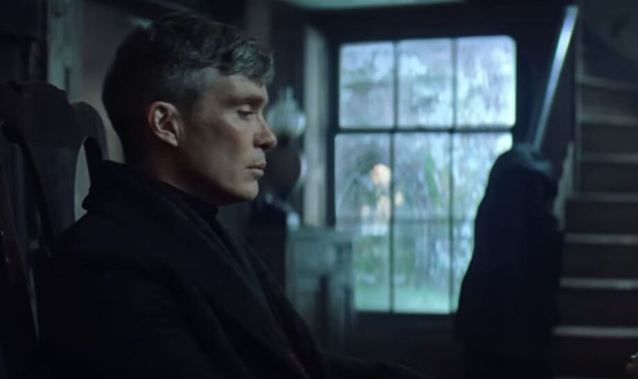 Cillian Murphy retorna ao papel de Tommy Shelby no filme Peaky Blinders: O Homem Imortal, que estreia em março de 2026 na Netflix.
