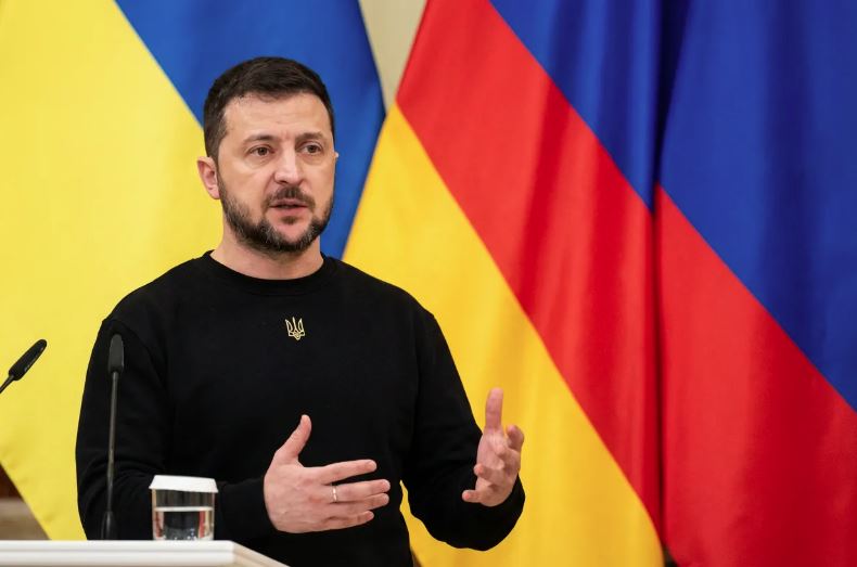 Presidente da Ucrânia, Volodmir Zelenski, divulgou relatório da inteligência que aponta tentativas russas de driblar sanções e possíveis laços com a China.