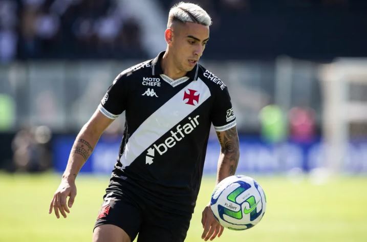 Puma Rodríguez teve contrato renovado com o Vasco e segue no clube até 2027.