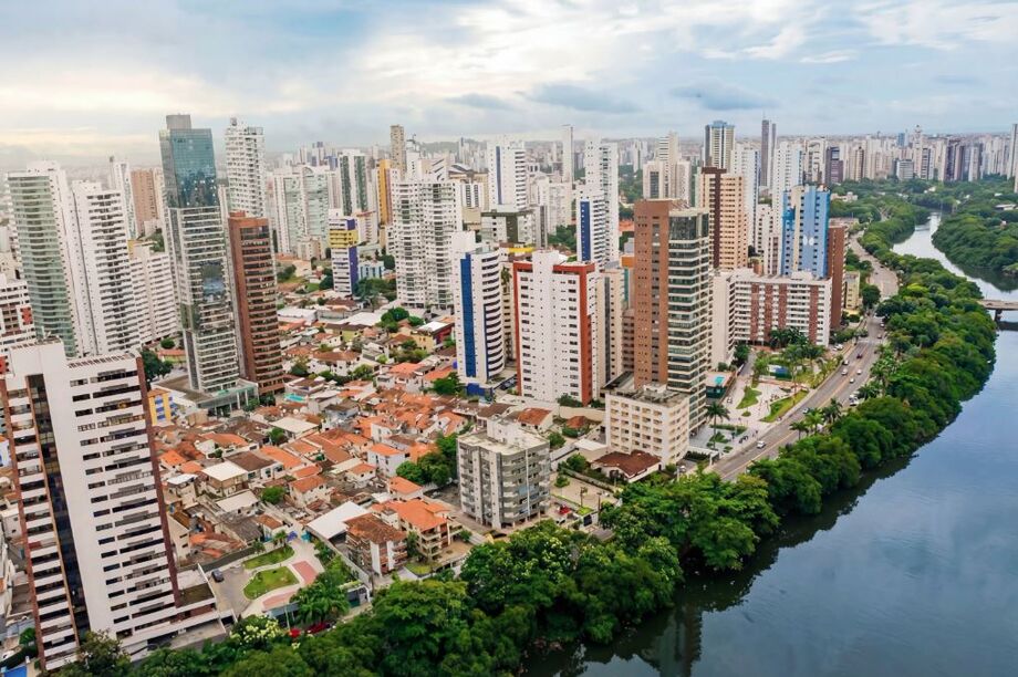 IGP-M encerra 2025 em queda acumulada, impactando reajustes de aluguéis e contratos em todo o país.