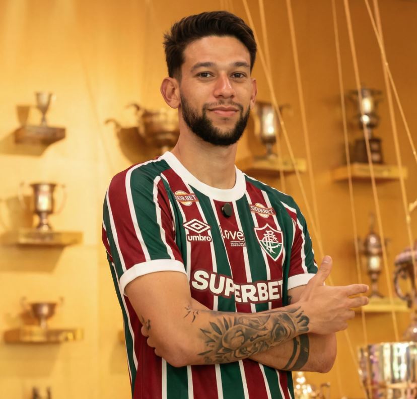 Zagueiro Jemmes durante apresentação no CT Carlos Castilho após ser anunciado pelo Fluminense.