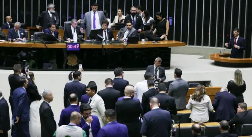 Sessão no Congresso Nacional: parlamentares mantêm vetos de Lula sobre programas sociais e rejeitam trecho sobre Embrapa
