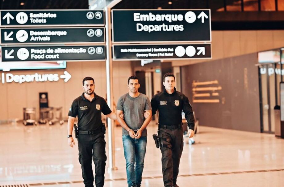 Passageiro foi preso após depredar área de embarque no Aeroporto dos Guararapes, no Recife.