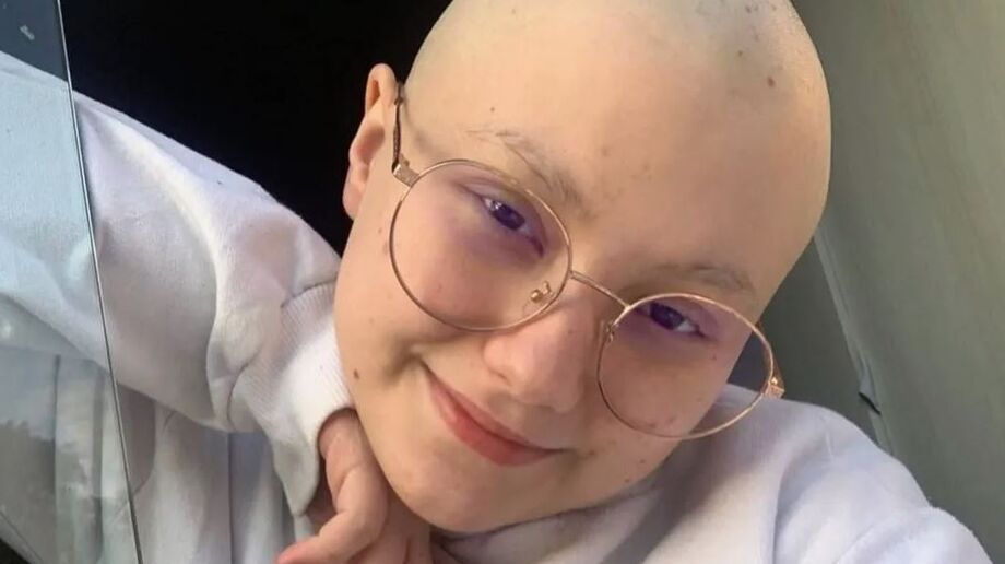 Isabel Veloso voltou à UTI após piora no quadro respiratório; pai pede orações e demonstra fé na recuperação.