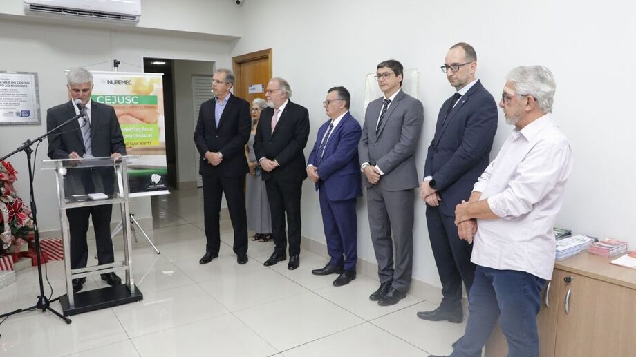 Autoridades durante a inauguração do Cejusc do Consumidor na sede do Procon/MS, em Campo Grande, no dia 2 de dezembro de 2025.