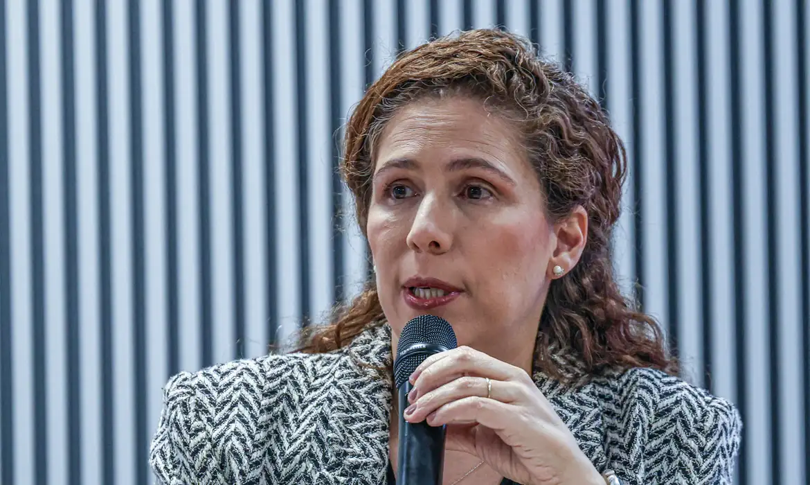 A ministra da Gestão e Inovação, Esther Dweck.