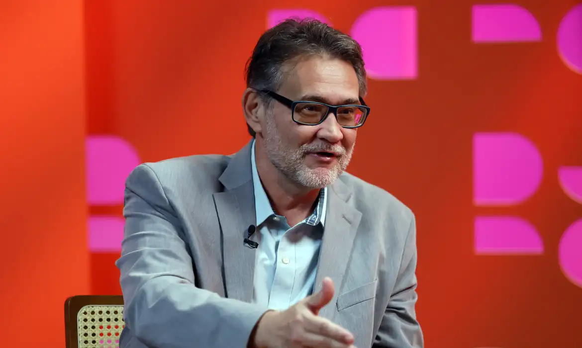 João Cezar de Castro Rocha é o convidado do Brasil no Mundo, exibido neste domingo na TV Brasil