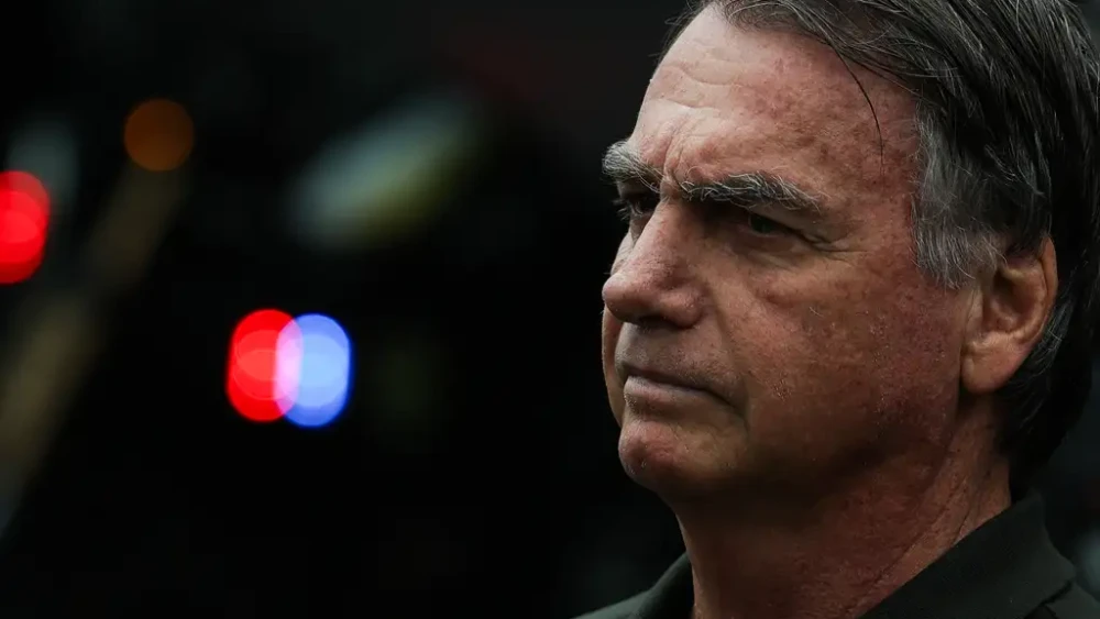 Bolsonaro passará pela sexta cirurgia desde quando recebeu a facada, em 2018