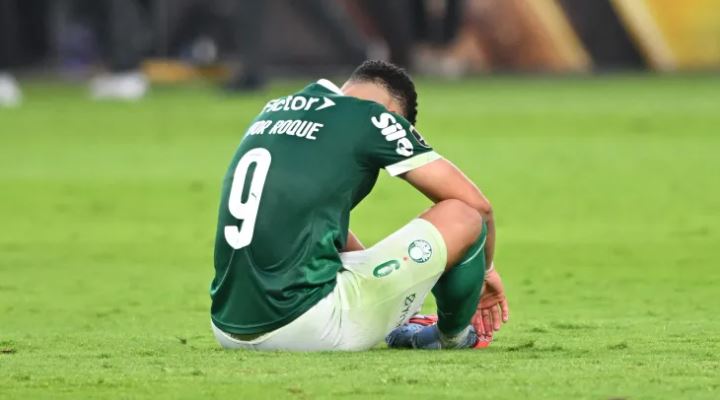 Vitor Roque se manifestou pela primeira vez após o vice-campeonato do Palmeiras na Libertadores.