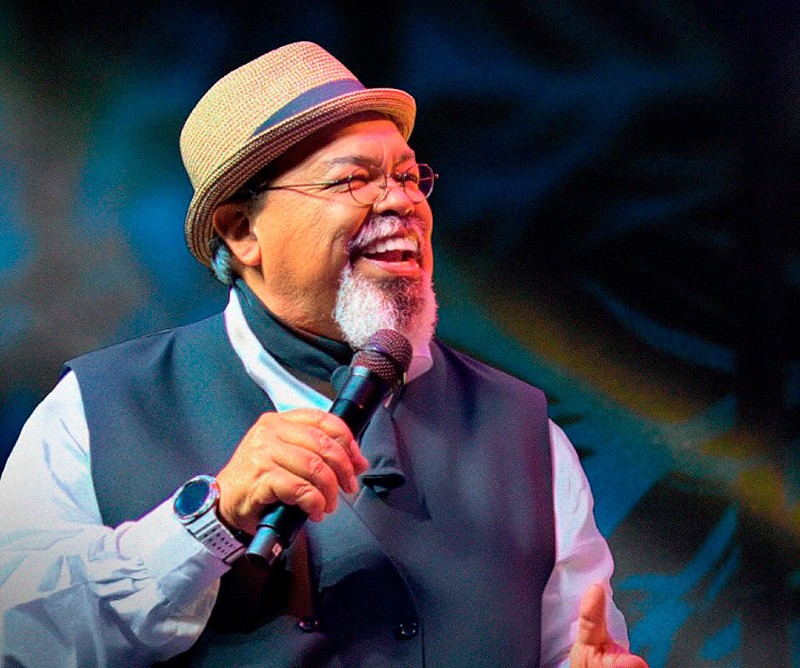 Última apresentação da turnê celebra 50 anos de carreira de Jorge Aragão em Campo Grande.