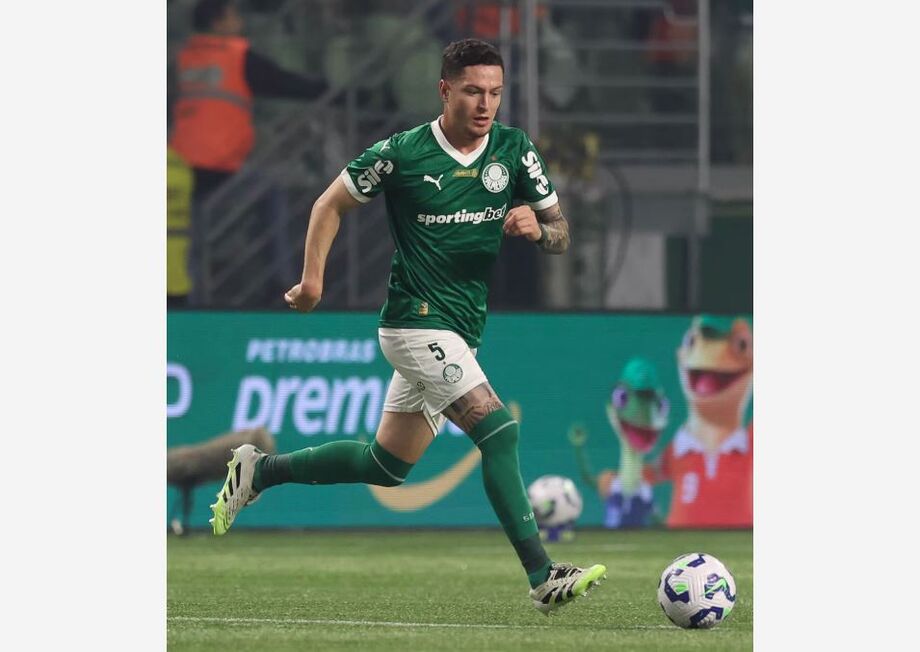 Aníbal Moreno perde espaço no Palmeiras e entra na mira do River Plate para 2026.