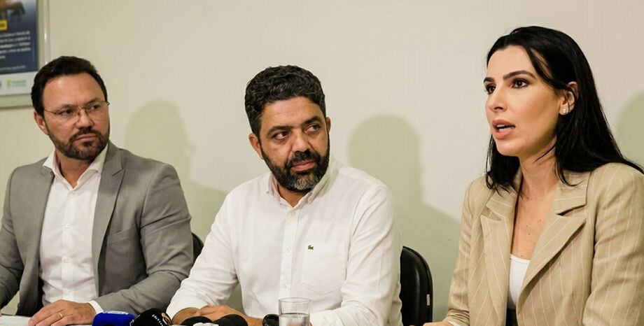 O diretor-executivo da Agência de Regulação dos Serviços Públicos Delegados de Campo Grande (Agereg), Otávio Figueiró, o secretário da Segov, Ulisses Rocha e a procuradora-geral do município, Cecília Rizkallah