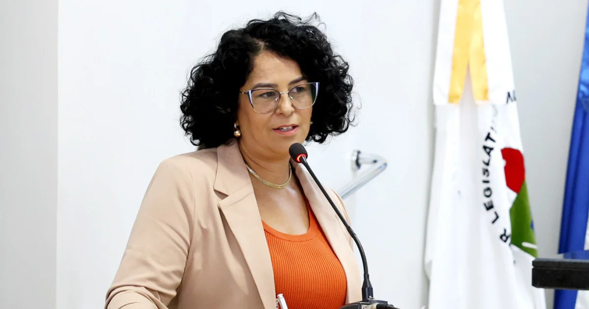 A vereadora Elizangêla da Kombi