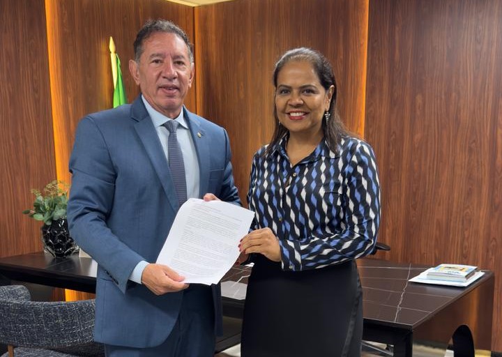 O presidente da Assembleia Legislativa de MS, Gerson Claro, recebeu a desembargadora Jaceguara Dantas para apresentação do protocolo do programa Todos por Elas na Educação.