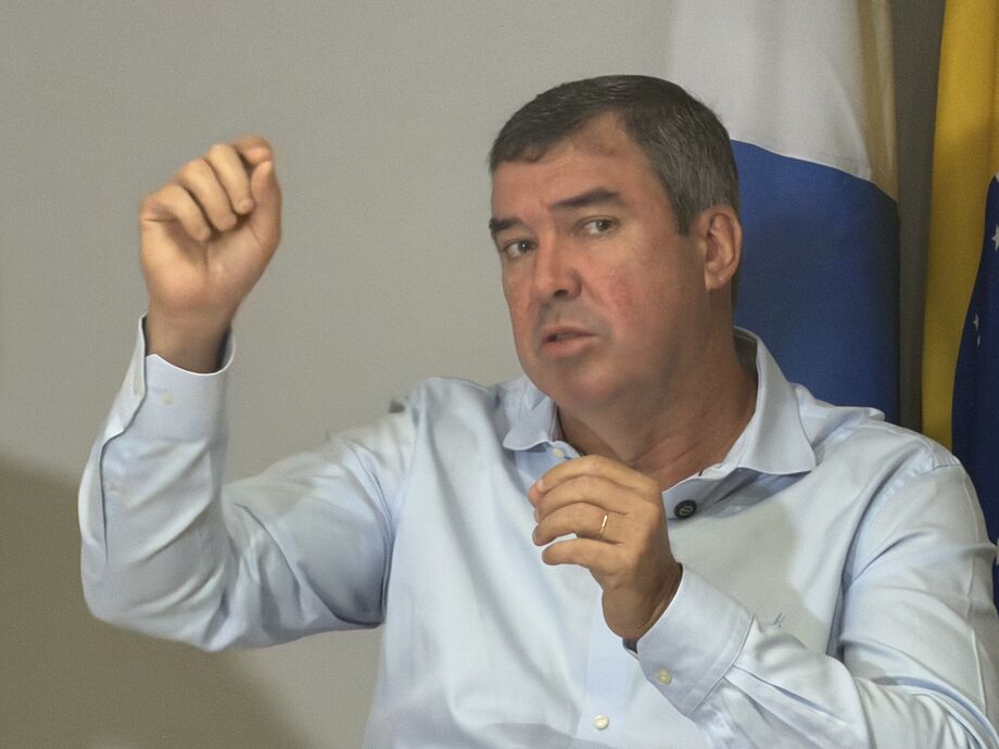 Riedel confirma que governo analisa antecipar parcela de janeiro do passe estudantil para ajudar na crise do transporte coletivo