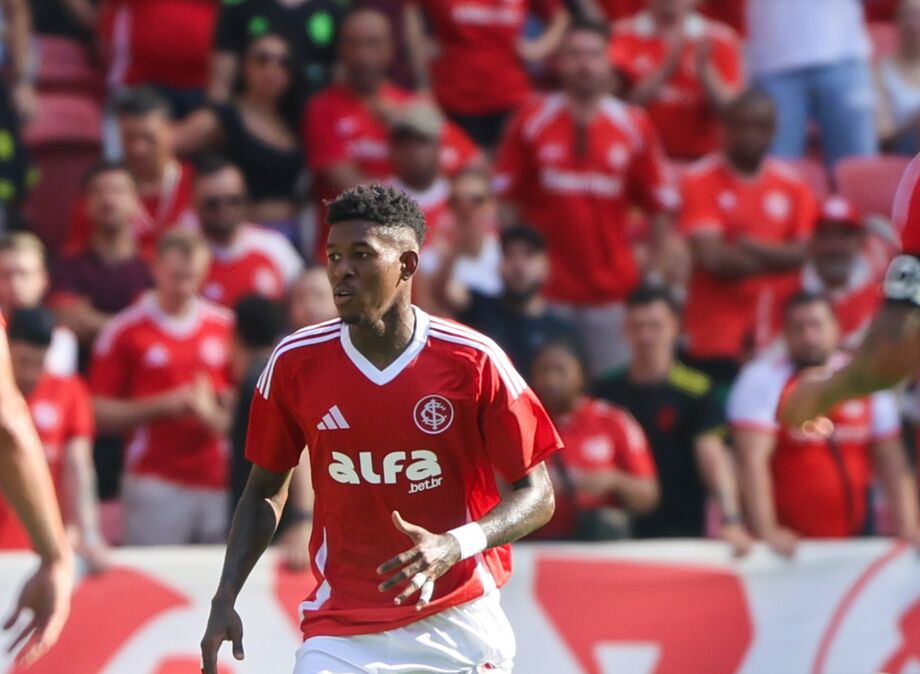 Vitória por 3 a 1 no Beira-Rio garantiu o Inter na Série A na última rodada do Brasileirão.