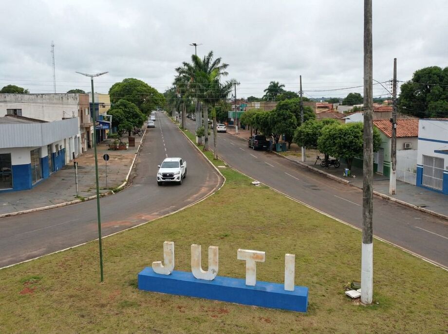 Com 6,7 mil habitantes, Juti aprova orçamento de R$ 73 milhões para 2026, com foco em serviços públicos e seguridade social.