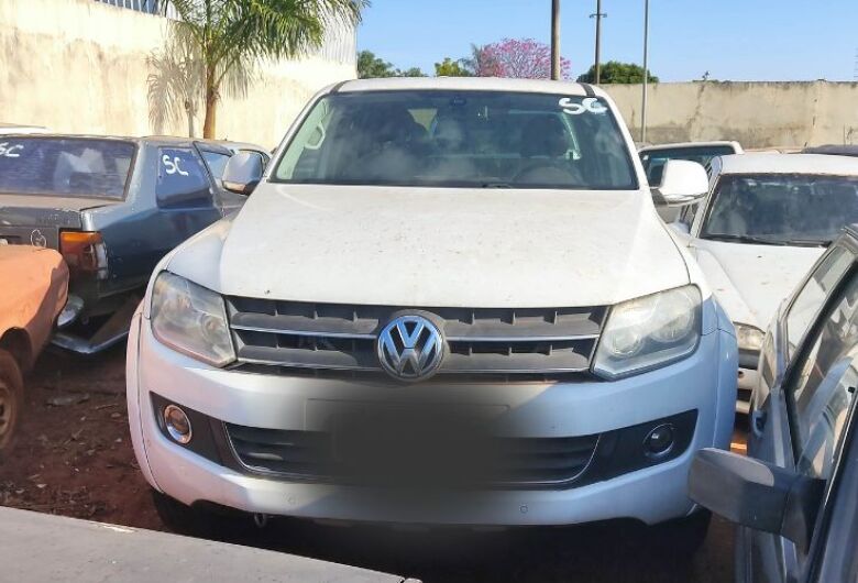 Veículos disponíveis para inspeção no pátio da Autotran antes dos lances do leilão digital