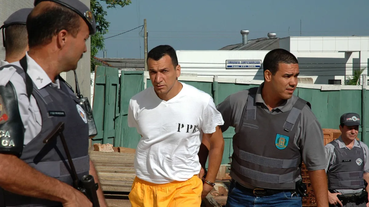 Marcola permanece em presídio federal, mesmo com arquivamento de processo por prescrição.
