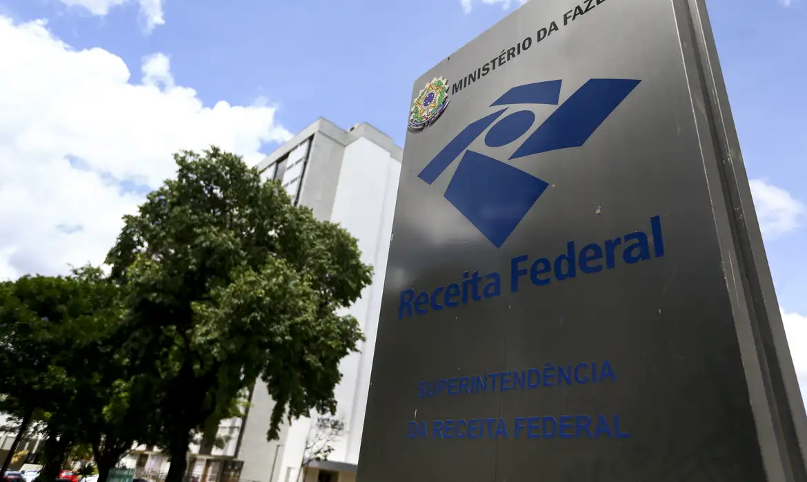 Arrecadação federal bateu recorde histórico para o mês de novembro, segundo a Receita Federal.