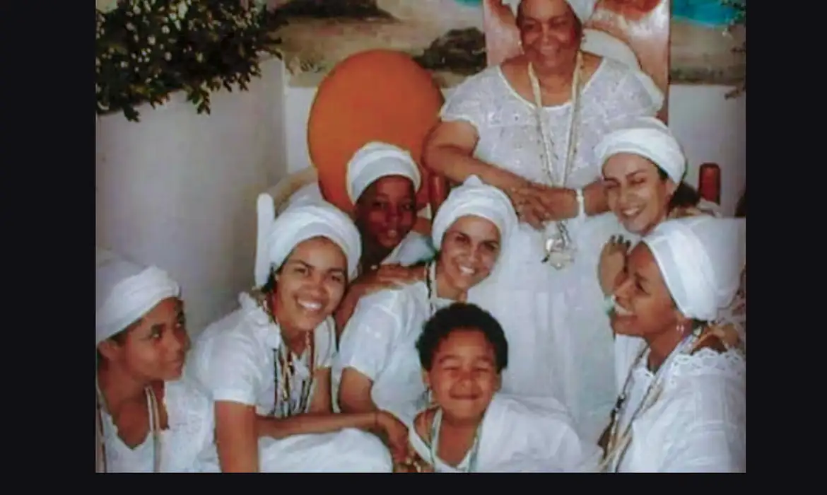 Mãe Carmen de Oxaguian, ialorixá do Terreiro do Gantois, morreu aos 98 anos em Salvador.