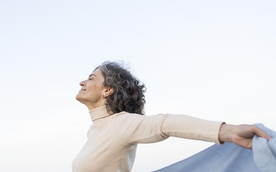 Programa Caminhos da Reportagem aborda sintomas e cuidados durante a menopausa