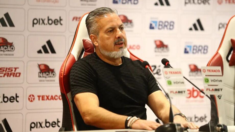 José Boto, diretor técnico de futebol do Flamengo, durante coletiva