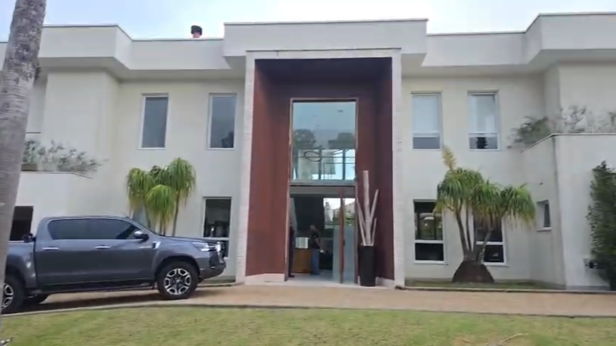 As investigações apontaram que há indicíos de que a rede criminosa tenha ligação direta com o PCC (Primeiro Comando da Capital).