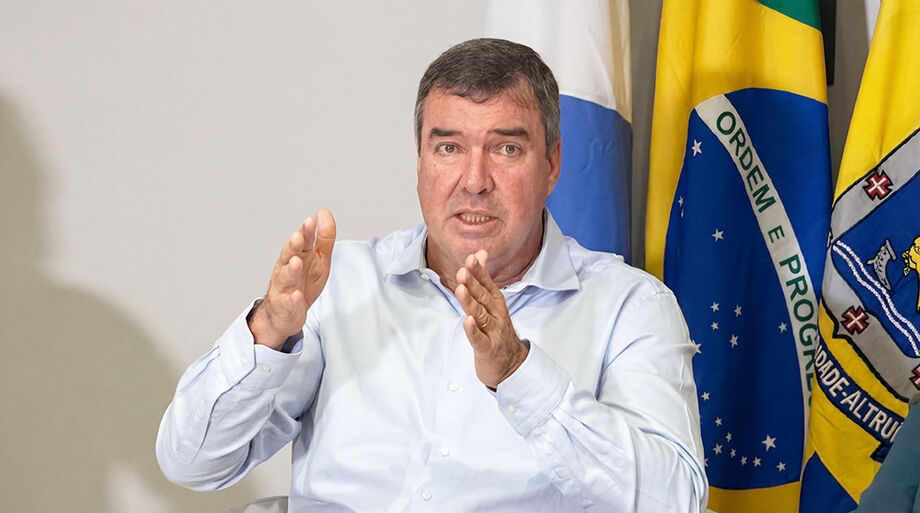 Pesquisa em Campo Grande mostra Riedel com 66% de aprovação e Lula com desaprovação de 50,5% entre eleitores ouvidos.