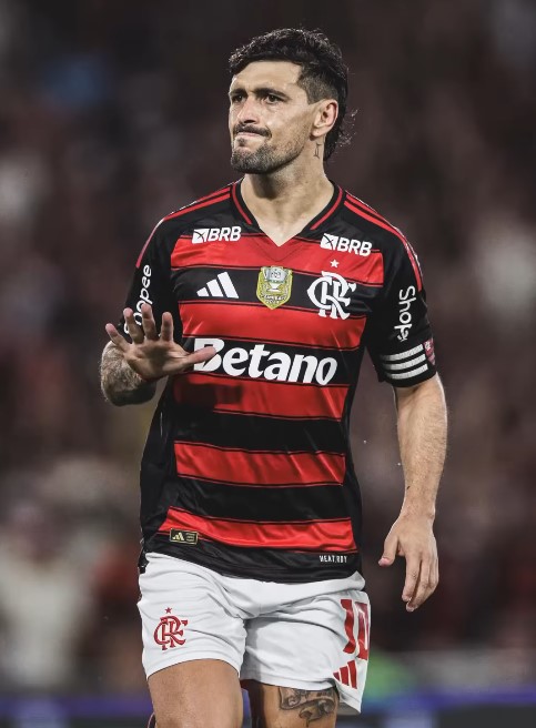 Arrascaeta foi decisivo na estreia do Flamengo e pode novamente ser o diferencial contra o Pyramids