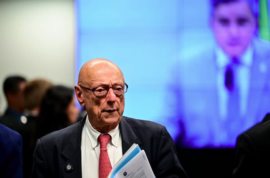 Esperidião Amin foi escolhido para relatar o projeto que redefine punições aos envolvidos no 8 de Janeiro