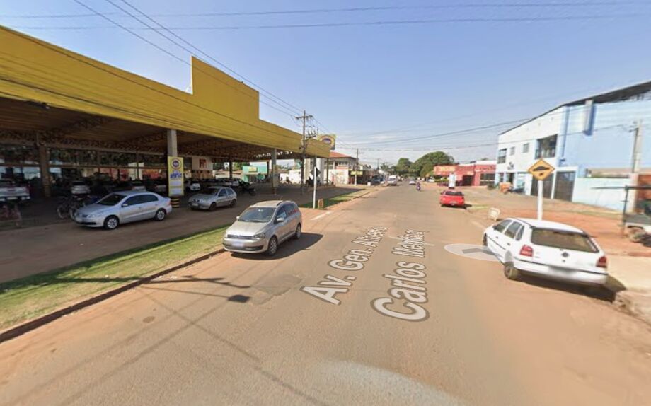 Ataque de abelhas causou pânico e obrigou moradores a se abrigarem em comércios no Jardim São Conrado