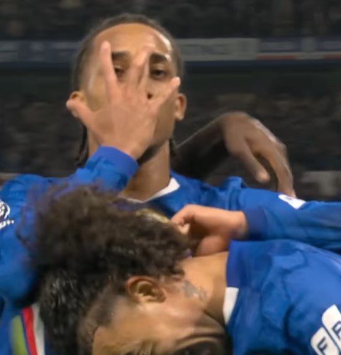 Brasileiro João Pedro marcou o gol que garantiu o empate do Chelsea fora de casa contra o Newcastle