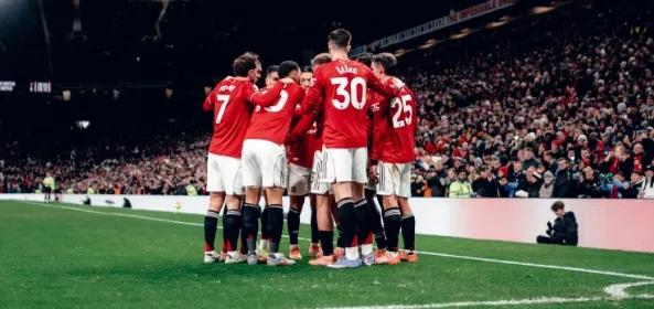 Manchester United venceu o Newcastle e encostou no G-4 do Inglês.