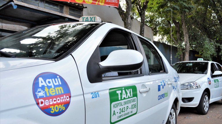 Portaria da Agetran permite extensão temporária da vida útil dos táxis com vistorias mais frequentes.