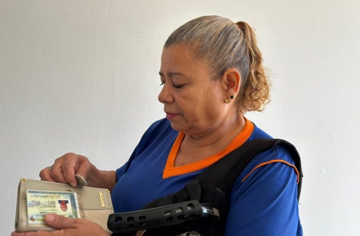 Atendimento para emissão da Carteira de Identidade Nacional em posto de identificação em Campo Grande; MS já soma quase 600 mil novos documentos desde 2024.