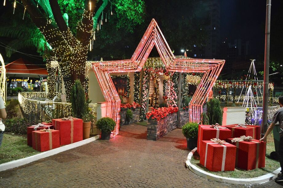 Praça Ary Coelho recebe o sorteio do Recomeçar Moradia durante o Natal dos Sonhos.