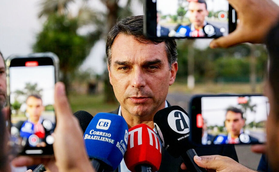 Flávio Bolsonaro é pré-candidato à presidente da República