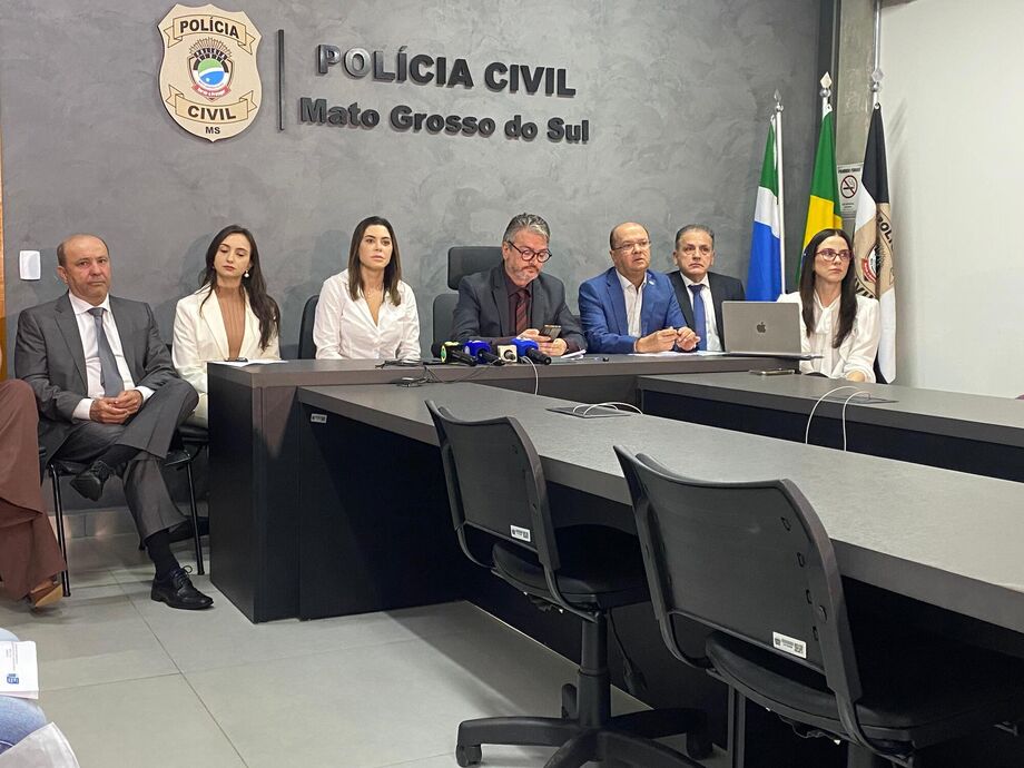 Governo do Estado juntamente com autoridades da segurança pública realizaram um coletiva de imprensa para detalhar as medidas recentes de combate à violência doméstica em MS